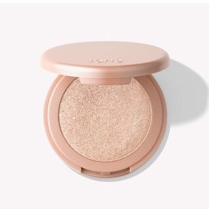 A Tarte highlighter